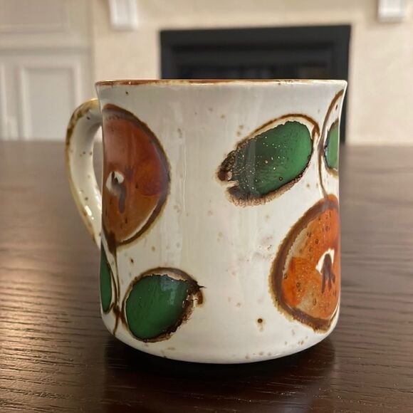 Beautiful Vintage Ceramic Mug Excellent Vintage Condition Flowers with Speckles - Picture 3 of 6